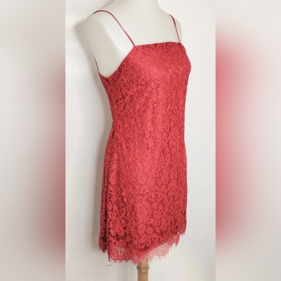 Trixxi Dresses & Skirts - SWEET BRICK LACE DRESS